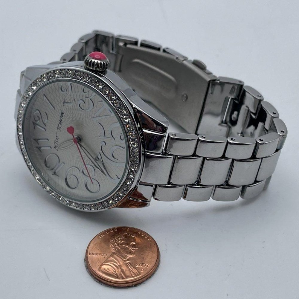 Betsey Johnson BJS00190-03 Silver Stainless Steel Analog Dial Womens Wrest Watch - Picture 3 of 6